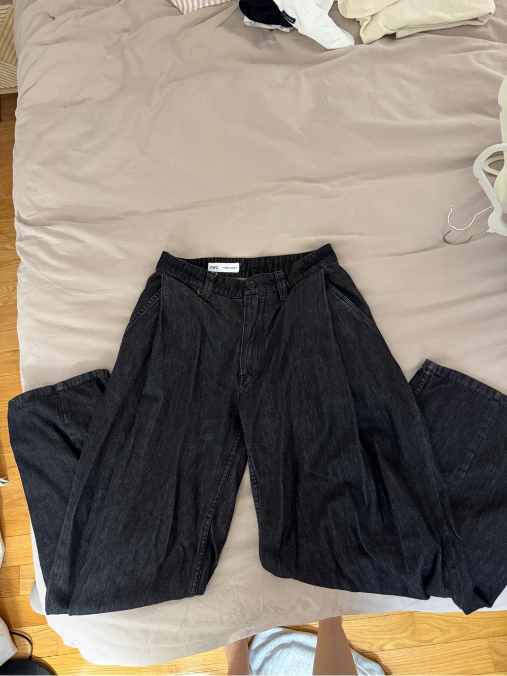 Zara midrise barrel leg pants. Dark denim wash
